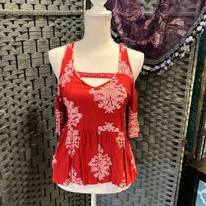 Adorable cold shoulder bell sleeve top Buckle purchase size small